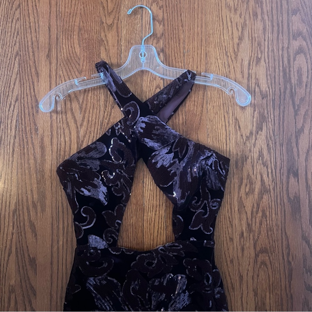 Michael Costello x REVOLVE Sequin Velvet Cutout Midi Dress Plum Burgundy – XXS - Picture 5 of 8